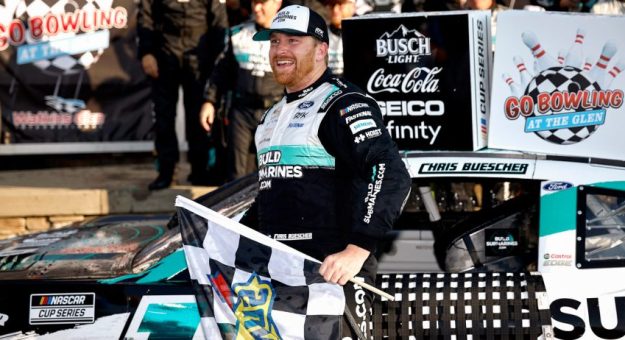 Visit Chris Buescher ganó la Go Bowling at The Glen de los Playoffs 2024 page