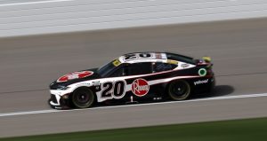 Christopher Bell ganó la Pole Position en Kansas