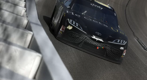 Visit Aric Almirola ganó la carrera de apertura de los Playoffs Xfinity Series 2024 en Kansas page