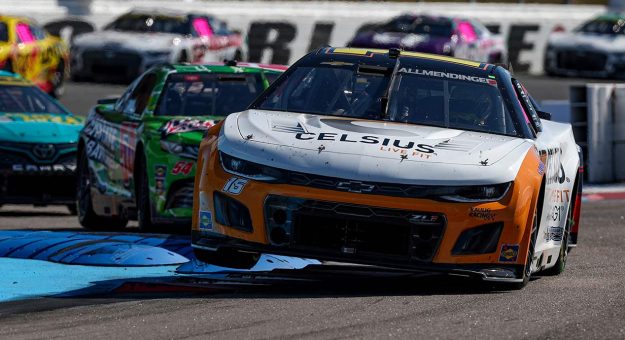 Visit Proyección del ganador para la Bank of America Roval 400 en el Charlotte Motor Speedway page