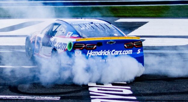 Visit Kyle Larson ganó la Bank of America Roval 400 de los Playoffs Cup Series 2024 en Charlotte page