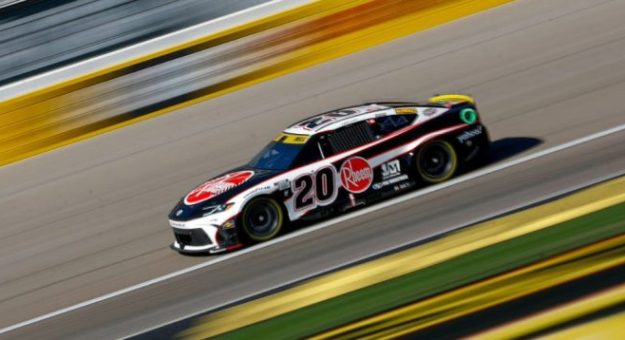 Visit Christopher Bell ganó la Pole para la South Point 400 de los Playoffs Cup Series 2024 en Las Vegas page
