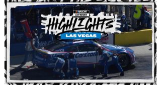 Kyle Larson suffers disastrous, costly pit stop during green flag runs