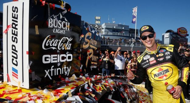 Visit Joey Logano ganó la South Point 400 en Las Vegas y avanzó a la Championship 4 en Phoenix page