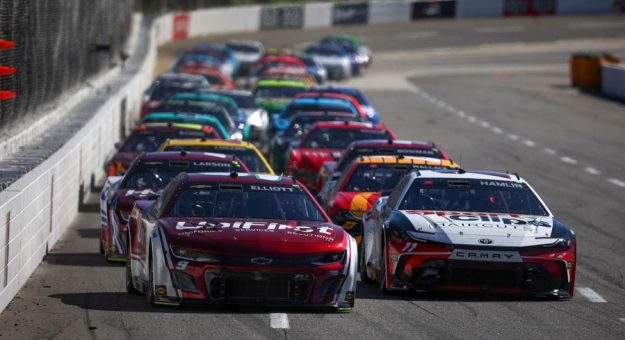 Visit Favoritos para la XFINITY 500 de los Playoffs Cup Series 2024 en Martinsville page