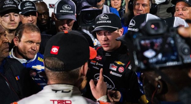 Visit Christian Eckes ganó la Zip Buy Now, Pay Later 200 de la Truck Series 2024 en Martinsville page