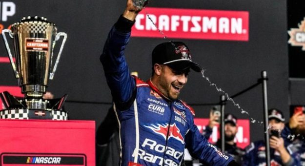 Visit Ty Majeski ganó en Phoenix y se coronó campeón de la Crasftsman Truck Series 2024 page