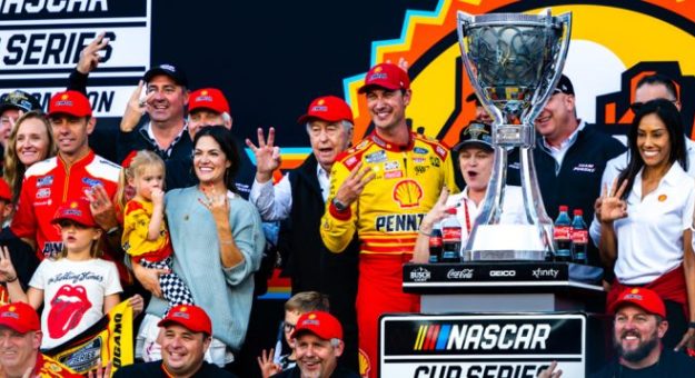 Visit Joey Logano se coronó campeón de la NASCAR Cup Series por 3er. vez en su carrera page