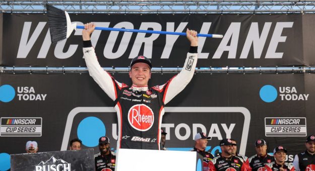 Visit Resumen pilotos NASCAR Cup Series 2024: Christopher Bell page