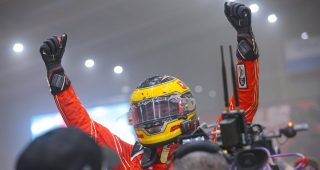Full highlights: Christopher Bell, Kyle Larson go head-to-head for win at Tulsa Shootout