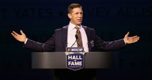 Carl Edwards Main Hof.jpg