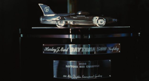 Visit La historia del Harley J. Earl Trophy el gran premio de la Daytona 500 page