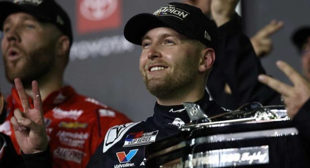 Visit 3 Up, 3 Down: Pilotos que salieron en direcciones opuestas de la Daytona 500 2025 page
