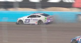 Bubba Wallace mashes outside wall hard after flat right-front tire