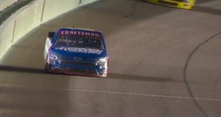 Kyle Larson charges late for Truck Series victory at Homestead