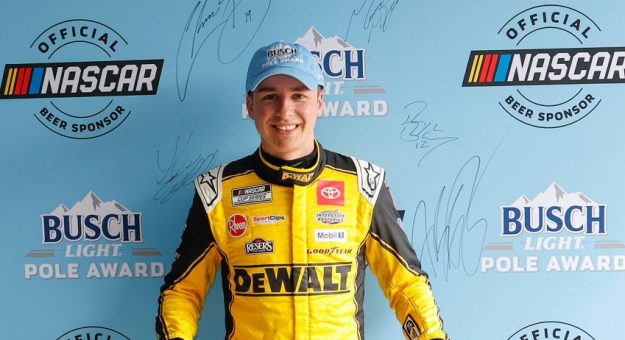 Visit Christopher Bell ganó la Pole Position para la Cook Out 400 en Martinsville page