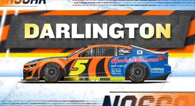 Visit Autos con nuevo look para el fin de semana NASCAR Retro 2025 en el Darlington Raceway page