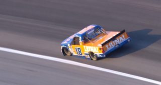 Tyler Ankrum snaps winless streak with fuel-mileage win at Rockingham