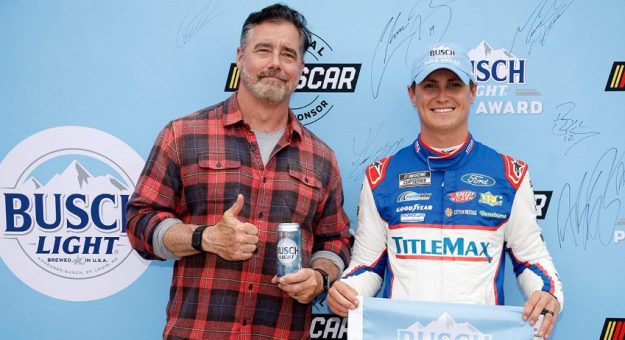 Visit Zane Smith ganó la Pole Position para la Jack Links 500 en Talladega page