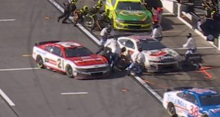 Josh Berry hits No. 77 crew member on pit road