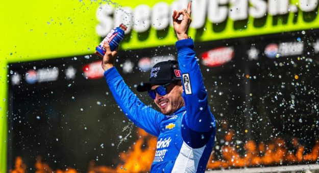 Visit Kyle Larson ganó la Andy’s Frozen Custard 300 de la Xifinity Series en Texas page