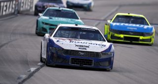 Logano holds strong in overtime, corrals Texas win