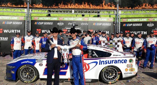 Visit Joey Logano ganó la WÜRTH 400 de la NASCAR Cup Series 2025 en el Texas Motor Speedway page