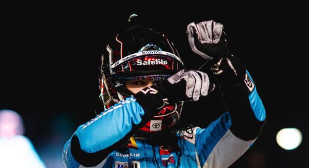 Visit Corey Heim ganó la North Carolina Education Lottery 200 en Charlotte page