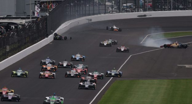 Visit De la esperanza a la desilusión; Kyle Larson no completó la Indy 500 o la Coca-Cola 600 page