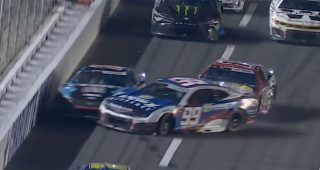 ‘Wild wreck’ collects Blaney, Larson others in messy Stage 3 incident