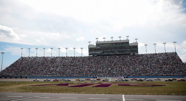 Visit La NASCAR llega a la mitad del recorrido con mucho en juego en el Nashville Superspeedway page
