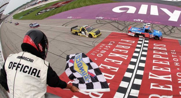 Visit Stewart Friesen ganó la DQS Solutions & Staffing 250 en el Michigan International Speedway page