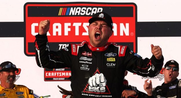 Visit Layne Riggs ganó la MillerTech Battery 200 de la Truck Series 2025 en el Pocono Raceway page