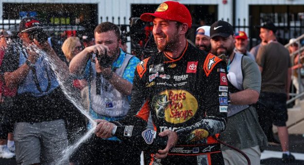 Visit Chase Briscoe ganó The Great American Getaway 400 de la Cup Series 2025 en el Pocono Raceway page