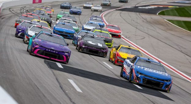 Visit Predicciones para el In-Season Challenge de la Cup Series 2025 page