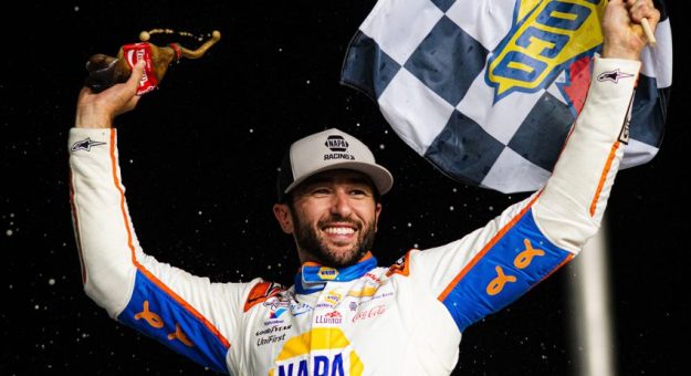 Visit Momentos memorables en la historia de la Cup Series en Atlanta page