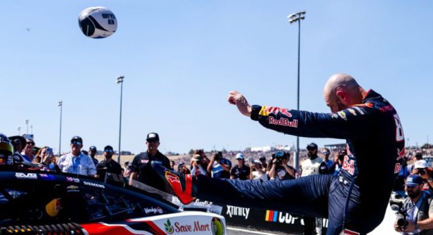 Visit Shane van Gisbergen ganó la Toyota/Save Mart 350 de la Cup Series 2025 en Sonoma page
