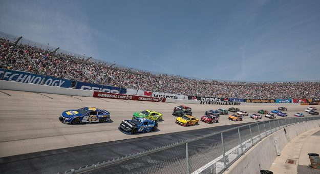Visit Todo listo para la AutoTrader EchoPark Automotive 400 de la Cup Series 2025 en Dover page