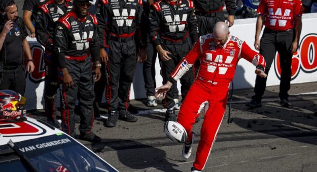 Visit Fotos del Fin de Semana NASCAR 2025 en el Watkins Glen International page