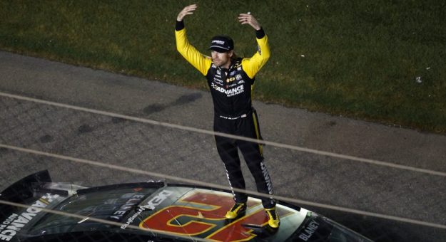 Visit Ryan Blaney ganó la Coke Zero Sugar 400 de la NASCAR Cup Series 2025 en Daytona page