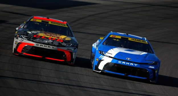 Visit Proyección del ganador para la Bass Pro Shops Night Race en Bristol page