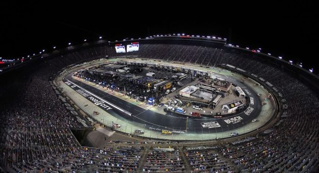 Visit Panorama de los Playoffs Cup Series 2025 antes de la Bristol Night Race page