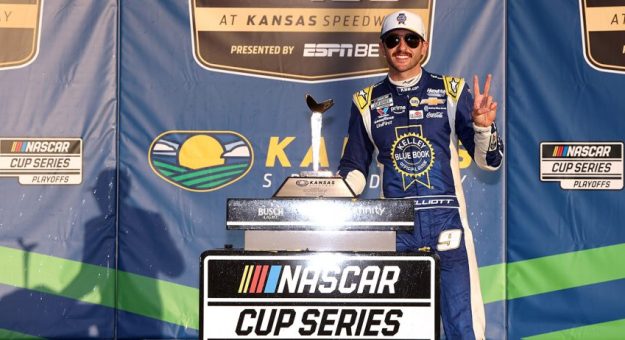 Visit Chase Elliott ganó la Hollywood Casino 400 de los Playoffs Cup Series 2025 en Kansas page