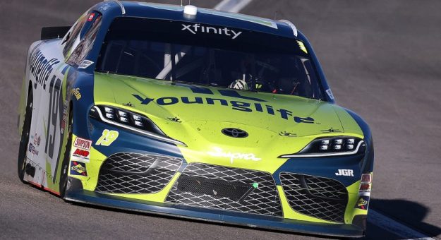 Visit Aric Almirola ganó la Focused Health 302 de los Playoffs Xfinity Series 2025 en Las Vegas page