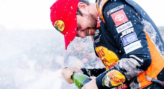 Visit Joe Gibbs Racing ya tiene la mitad de la Championship 4 2025 en el bolsillo page