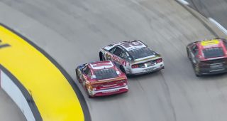William Byron moves Ryan Blaney late for Martinsville lead