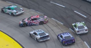Suárez tags Hocevar again as No. 77 slows into Turn 1