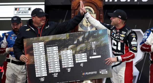 Visit William Byron brilló en Martinsville para asegurar su puesto en la Championship 4 page