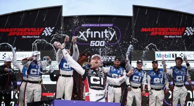 Visit William Byron ganó la Xfinity 500 en Martinsville y avanzó a la Championship 4 page