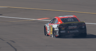 Problems for Briscoe! No. 19 has tire go down as practice begins at Phoenix